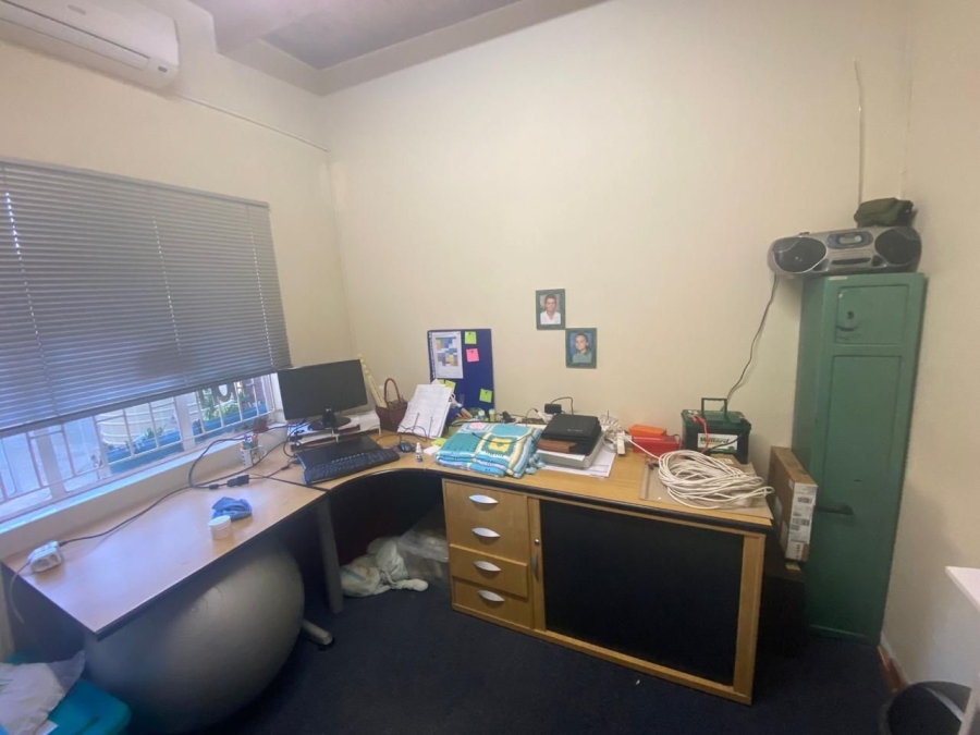 5 Bedroom Property for Sale in Ladybrand Free State